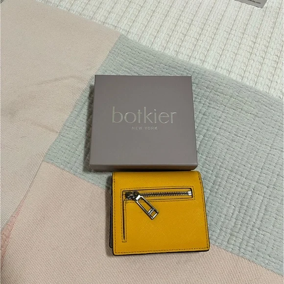 Botkier wallet - Picture 2 of 6